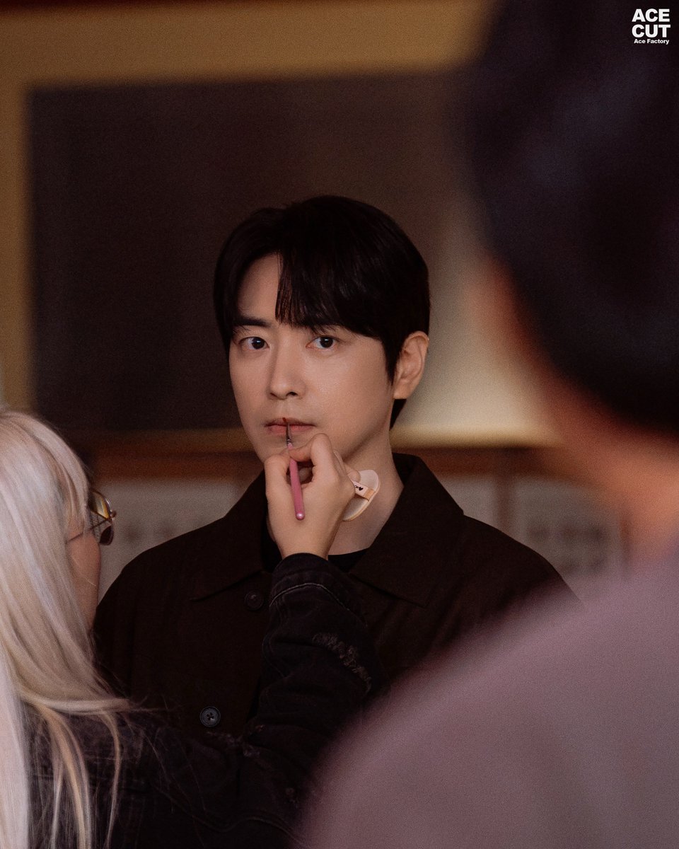 dainluvmilky's tweet photo. 소신발언

이준혁 개이쁘다 https://t.co/lcMdwrV1mm