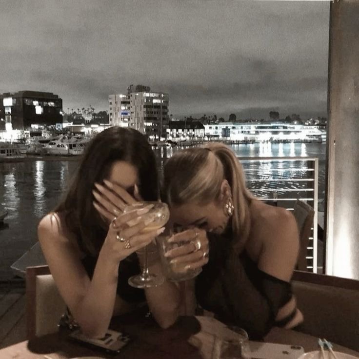 ST4RKLIZZIE's tweet photo. amo vocês. 💗 https://t.co/SGZ9s4Ohnh