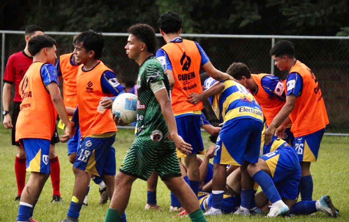 ligadeascensosv's tweet photo. ๐๐๐ก๐๐ | ๐๐ถ๐ด๐ฎ ๐ฑ๐ฒ ๐๐๐ฐ๐ฒ๐ป๐๐ผ ๐๐ผ๐ฝ๐ฎ ๐๐ข๐ซ
A.D. Tenancingo 2-1 C.D. Dragรณn
๐ Estadio Juan Francisco Molina
Partido pendiente de la jornada 10.
#LigaDeAscenso #CopaFOX https://t.co/KKM5CROty5