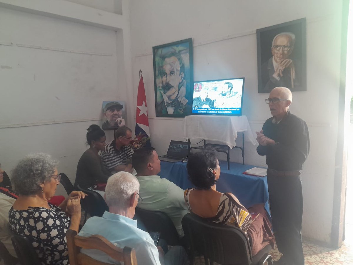 JanyMartnez10's tweet photo. Este 20 de octubre se reunen intelectuales y artistas con autoridades del gobierno y el PCC en el Museo Municipal Augustín Acosta Bello para rememorar la obra de Fidel y los intelectuales en la construcción de  la politica cultural cubana #MatancerosEnVictoria https://t.co/uqNo24umjp
