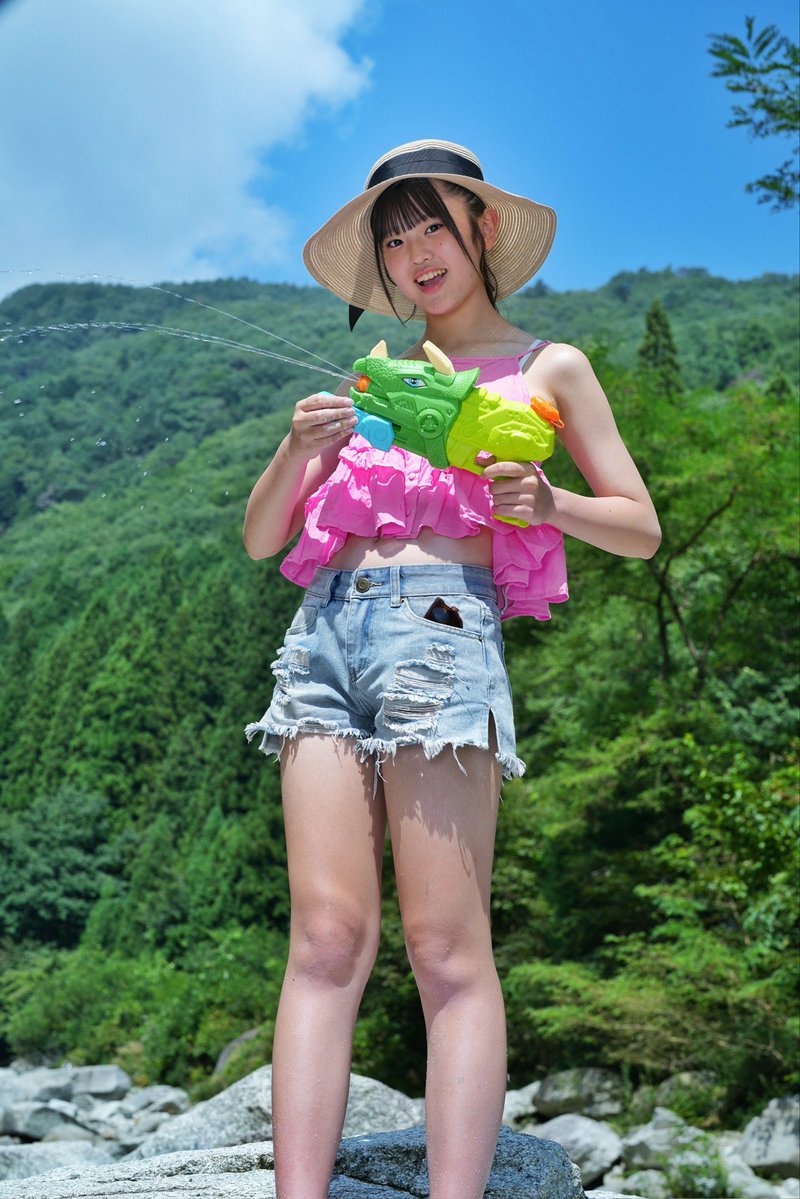 ran1227_aoi403's tweet photo. おはよう~♡
今日は気温30℃くらい
になるみたいだよ☀️💦😳
気温差があるけど、
風邪ひかない程度に
学校帰り今日もいっぱい遊んで
くるよ✨😆
夏のあおいをお届け~🥹
懐かしい思い出🫶🥰

#撮影会 #夏の思い出 https://t.co/qUtqoLkdzJ
