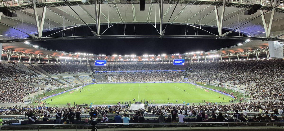 Futebolnorio's tweet photo. SBT tá de sebo

Tem uma semifinal continental para passar, torcida do Vasco totalmente mobilizada, dando show nas ruas e engaja do total nas redes

Louca para consumir tudo do jogo. Todos os rivais pararão para assistir também e o que eles fazem?

Pré-jogo de 10 minutinhos kkkk era meia hora NO MÍNIMO. Que loucura!