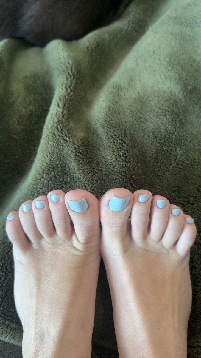 twinkletoes4455's tweet photo. #feet #selling #footfetısh https://t.co/5vytfyefS4