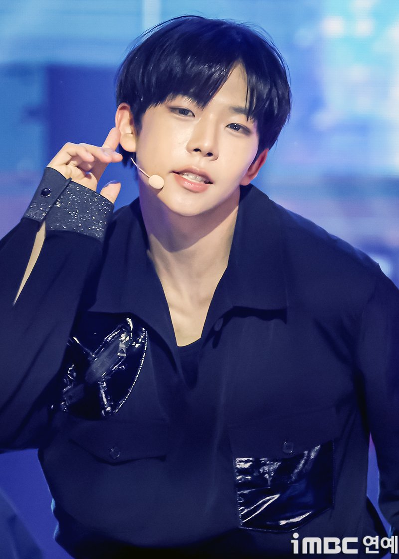 imbcenews's tweet photo. [포토] A20 SOUL 무대 모음ZIP
#A2OSOUL #에이투오소울 #더쇼 #iMBC연예

A2O SOUL(에이투오 소울)이 20일 오후 서울 상암 SBS프리즘타워에서 열린 SBS LIFE ‘더 쇼’ 생방송 현장 공개에 참석해 멋진 무대를 선보이고 있다.

🔗https://t.co/gAucod6ick https://t.co/tIcwbpXhQ9