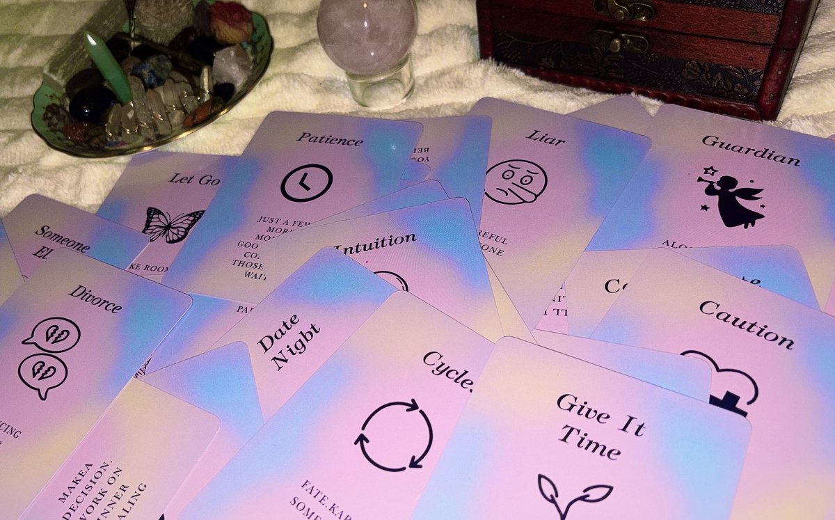 starlitfaee's tweet photo. FREE spirit message free card pull ! 

- see what may need your focus .
- comment initials or a emoji.
- like and repost please <3 https://t.co/2CUFpoXkax