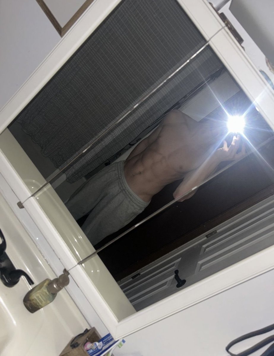 whitigerex's tweet photo. #BWC 
Retweet and DM me, 
I‘ll send you a picture of My dick. https://t.co/PWCkSnKzKq