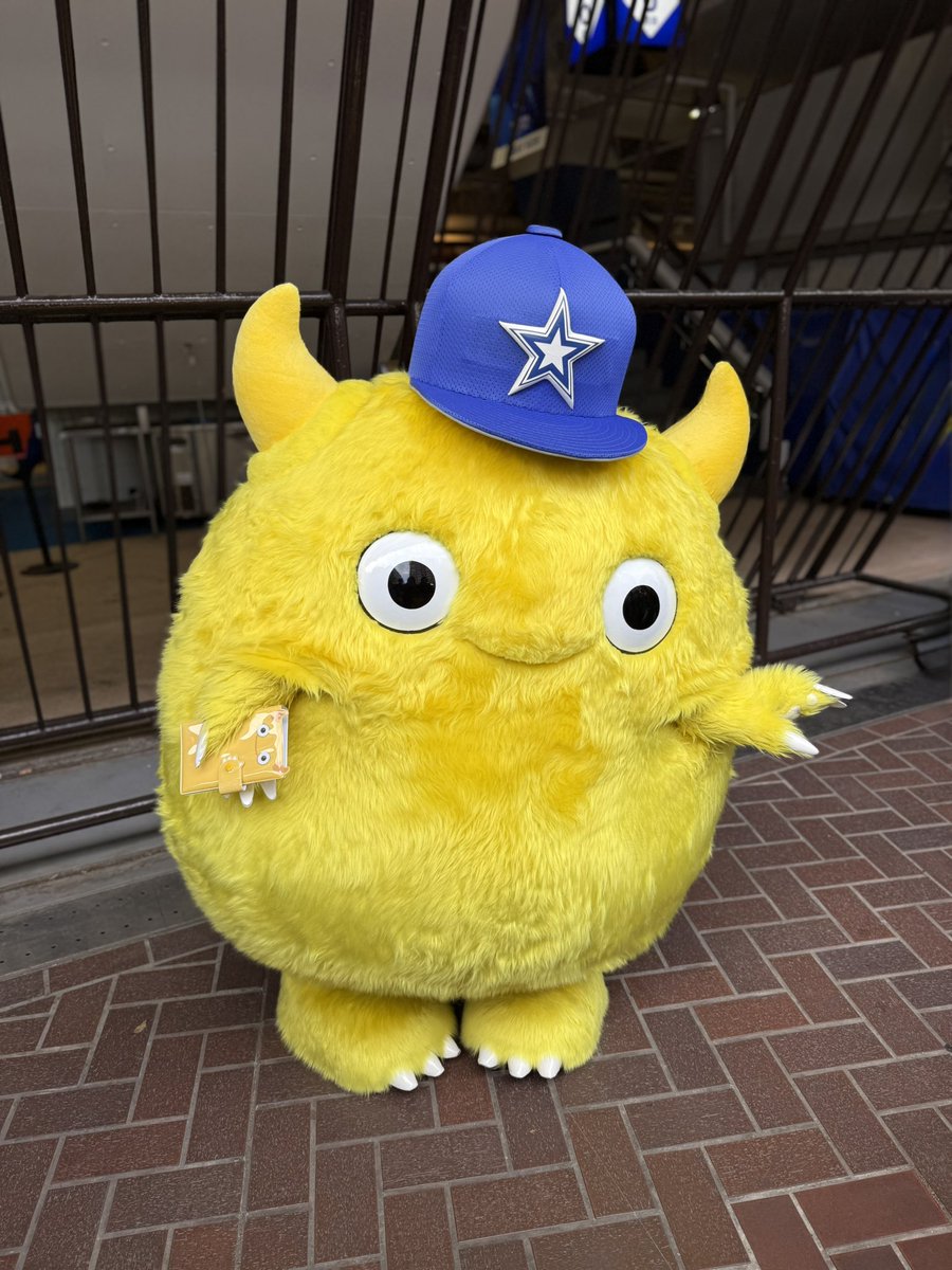 hcpppi's tweet photo. チャピーちゃんの内股ポーズから得られる栄養 https://t.co/5ZtwCzYat9