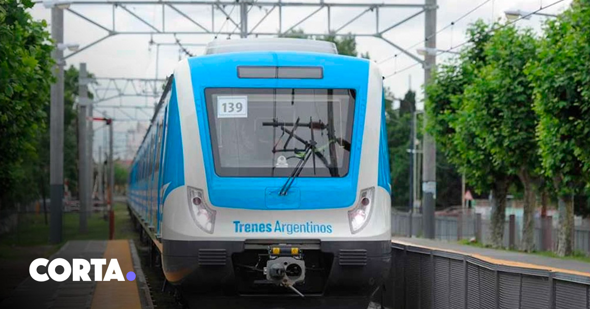 somoscorta's tweet photo. Trenes Argentinos confirmó que la línea Roca, ramal Constitución - La Plata, brindará servicios nocturnos el miércoles, viernes y sábado por el recital de BTS en el Estadio Único.

https://t.co/ASi4qayIoq https://t.co/kuwqEYa70T