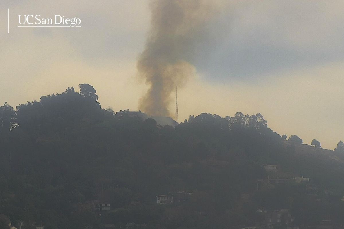 SFGate's tweet photo. Fire in Berkeley hills reportedly damages Skyfall Estate https://t.co/qecfdoANBb https://t.co/TrmBWX6Yr5