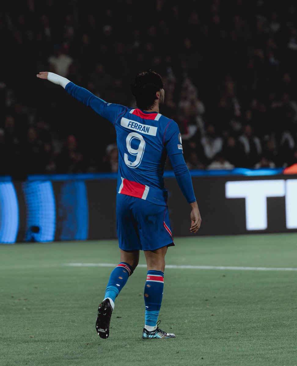 sharkcoca's tweet photo. Se enojaban porque Ferran celebraba los goles con sus compañeros HAHAHAH

Ay Ferran, siempre estarás en sus bocas 🤭 https://t.co/ZNNFs653JE