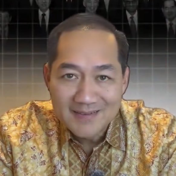 bitcoinfool's tweet photo. That smile, that damned smile https://t.co/pivcYcLzQr