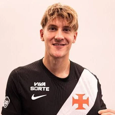 El_Facilitador_'s tweet photo. Solo paso a recordar que River puso una cláusula a Vasco Da Gama para que Colidio no juegue la Sudamericana para no enfrentarse con River. Solo les faltó llegar...🤣🤣🤣 https://t.co/tTg5nDuA9d