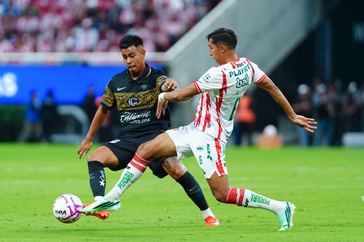 LigaBBVAMX's tweet photo. ⏱️ Medio tiempo en GDL
@Chivas 0-0 @ClubNecaxa 🐐🆚⚡
#LaLigaDeLaAfición✨ | #J13 | #AP26 | #CHINEC https://t.co/0qPnRACRQo