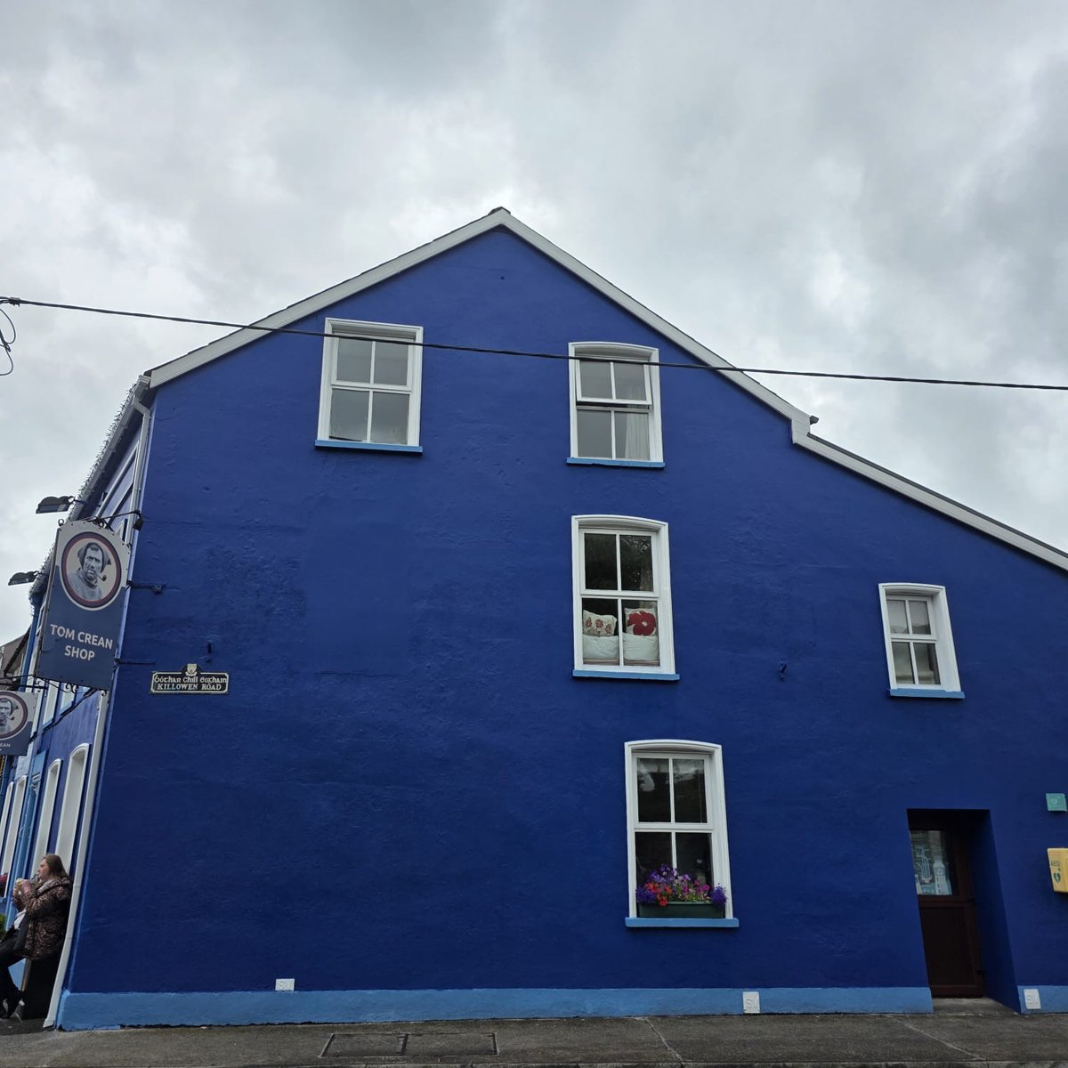 AnaMoretto4's tweet photo. #WindowsOnWednesday #streetphotography #WallsOnWednesday 

#TomCrean Shop 

Kenmare, Co. Kerry, Ireland. https://t.co/rKw4AaRbBh