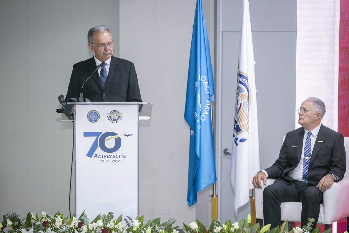 AFAC_mx's tweet photo. La AFAC conmemoró el 70 aniversario de la creación de la Dirección General de Aeronáutica Civil (DGAC), hoy AFAC, en una ceremonia realizada en las instalaciones del #CIIASA de @ASAMexico_mx, encabezada por el secretario de Infraestructura, Comunicaciones y Transportes, Jesús Antonio Esteva Medina.

En el evento participaron la subsecretaria Tania Carro Toledo; el director general de la AFAC, Emilio Avendaño García; el director general de ASA, Carlos Manuel Merino Campos; la representante de IATA en México, Cintya Martínez Maldonado; el director general del Grupo Aeroportuario Marina, Juan José Padilla Olmos, y el director general de SENEAM, Javier Alonso Vega Dour.

🔗 Conoce la nota completa: https://t.co/p49dKmBhPa