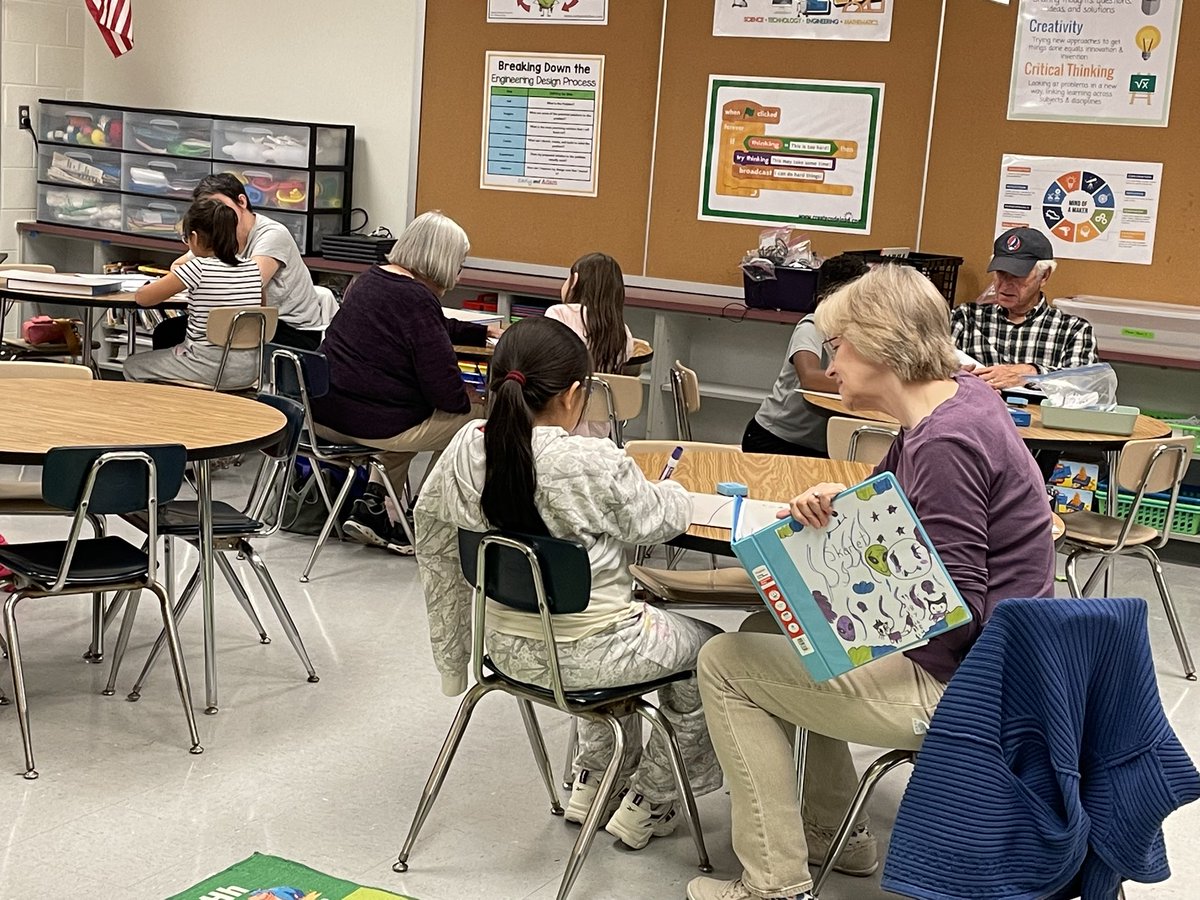 GloriaJCSL's tweet photo. Students in our Let’s Read Tutoring Club receive individualized 1 on 1 support in reading for 1 1/2 hours 2x’s a week. We are grateful to have dedicated volunteers who show up each week to work with our @HHESHUSKIES 
@csconnectmcps
#germantownglobal https://t.co/isdVyx41Ps