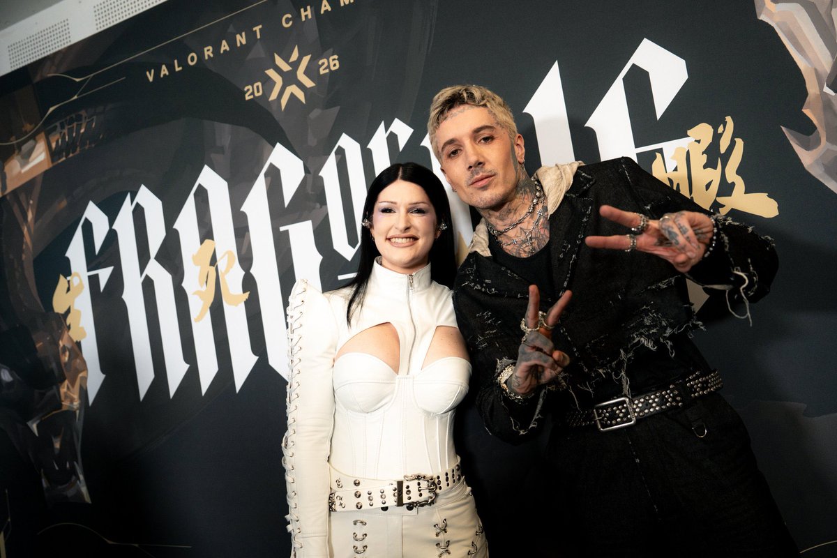 SpiritboxBrasil's tweet photo. Oliver Sykes &amp; Courtney LaPlante 🤍🖤 https://t.co/Z1Pi0DymyR