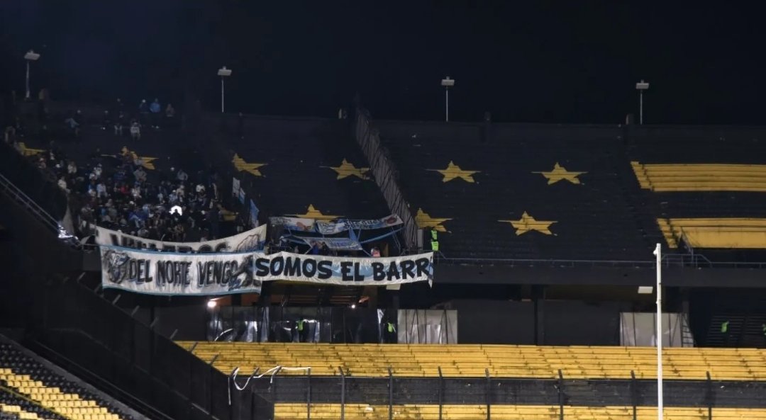 WilsonMendez86's tweet photo. La pedrada de Cerro a la hincha de Peñarol en la Henderson fue un punto perdido para Cerro y 4 cierres de cancha.

Al hincha de Deportivo Maldonado le dieron seis puntos en la cabeza y el veedor deja redactado con claridad en el momento en que le tiran la petaca.

El tribunal de penas fue claro en que el articulo prevee sí o sí perdida de puntos por herida grave y cierres de cancha.

@oroycarbontvuy