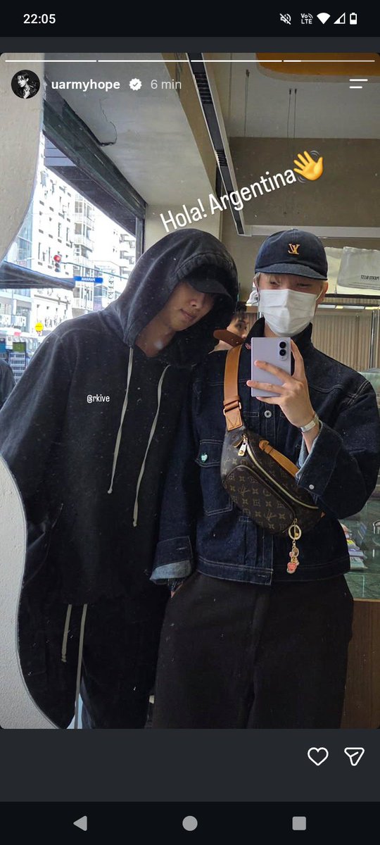 vscethv's tweet photo. HOLA HOBI ME MUEROUUUU https://t.co/3WlEhS5DUK