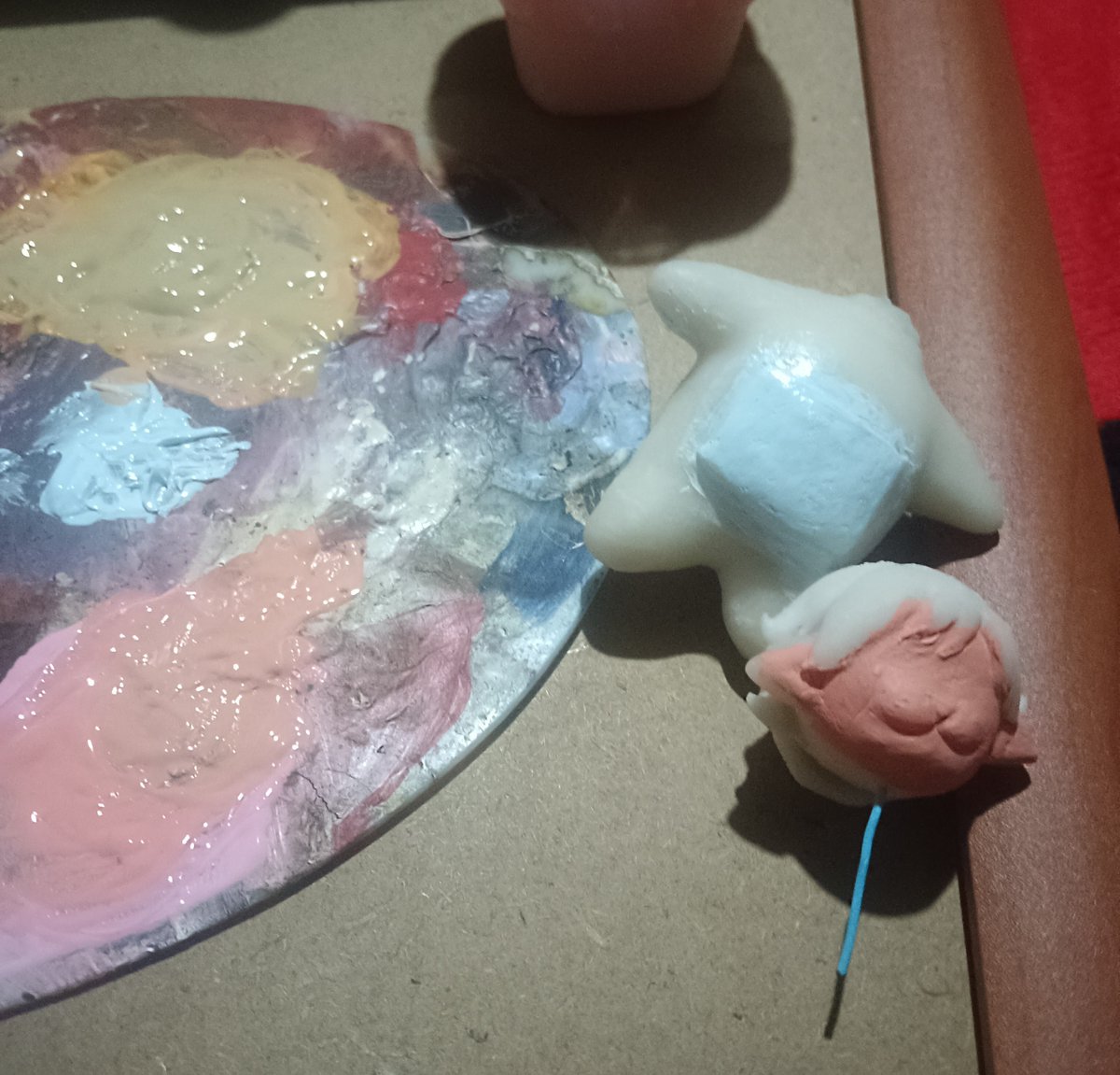 Gskip9Y's tweet photo. @imronblue535 Se hace lo que puede con los colores que tengo (un coso de temperas escolares y una paleta de mezcla que a pasado por una generación anterior) https://t.co/yOmrmBDfBf
