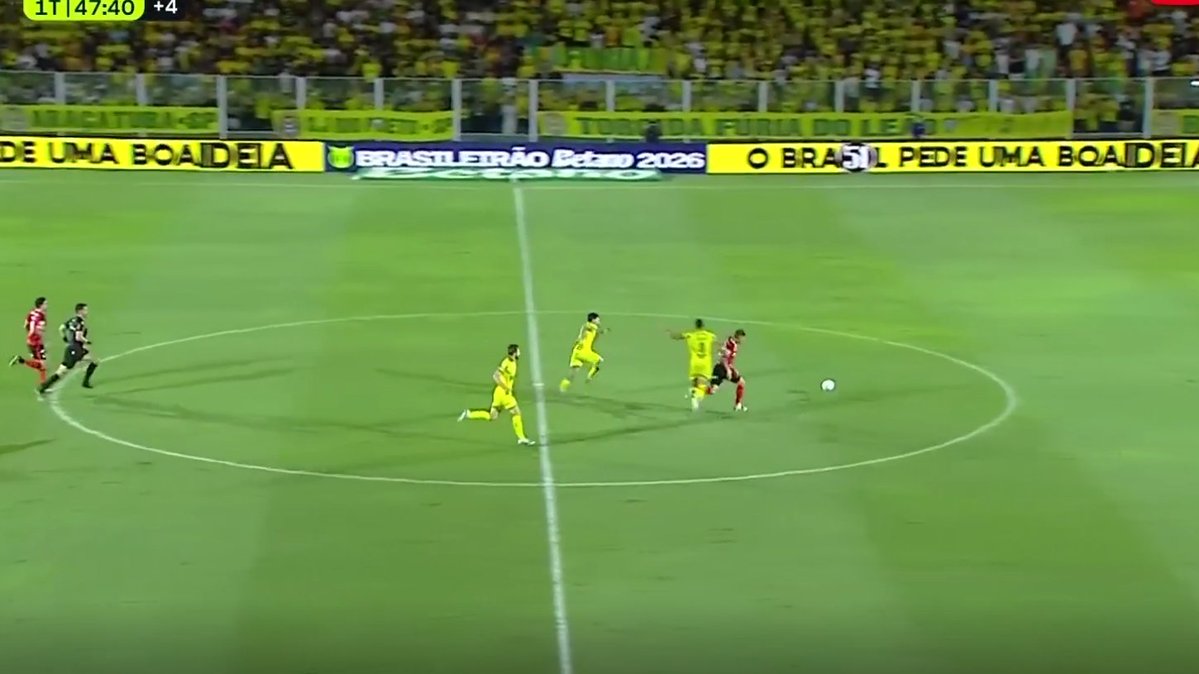 MathEng_CRF's tweet photo. "Apenas análises imparciais, não há Clubismo"

Carrascal vs. Mirassol: "Juiz acertou em não dar vermelho porque ele CORRIA EM DIREÇÃO A LINHA LATERAL, nao era GRANDE CHANCE"

Pulgar vs Bahia: "expulsão porque Leo Pereira NÃO EXISTE, logo, impede grande chance como último homem" https://t.co/7JXZhB6mOZ