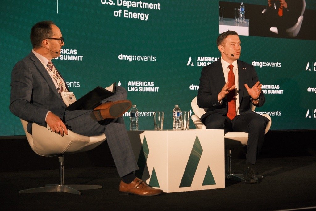 EnergyUnderSec's tweet photo. It was a privilege to speak at this year's Americas LNG Summit in Lake Charles, Louisiana!

The previous administration spent far too long holding back this vital industry. Thanks to @POTUS, we're advancing American Energy Dominance and expanding our LNG leadership. https://t.co/qKffWqkYl0
