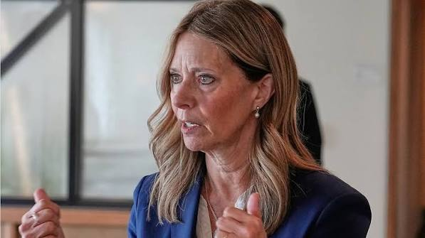TheGrayRider's tweet photo. Electing Amy Acton would be a huge mistake for OH.

I'm sure that the governor had to authorize it, but her recommendations for shutdowns and restrictions during C19 cost OH jobs, caused bankruptcies and irreparable setbacks to school children's education. 

Undoubtably wrong for OH.