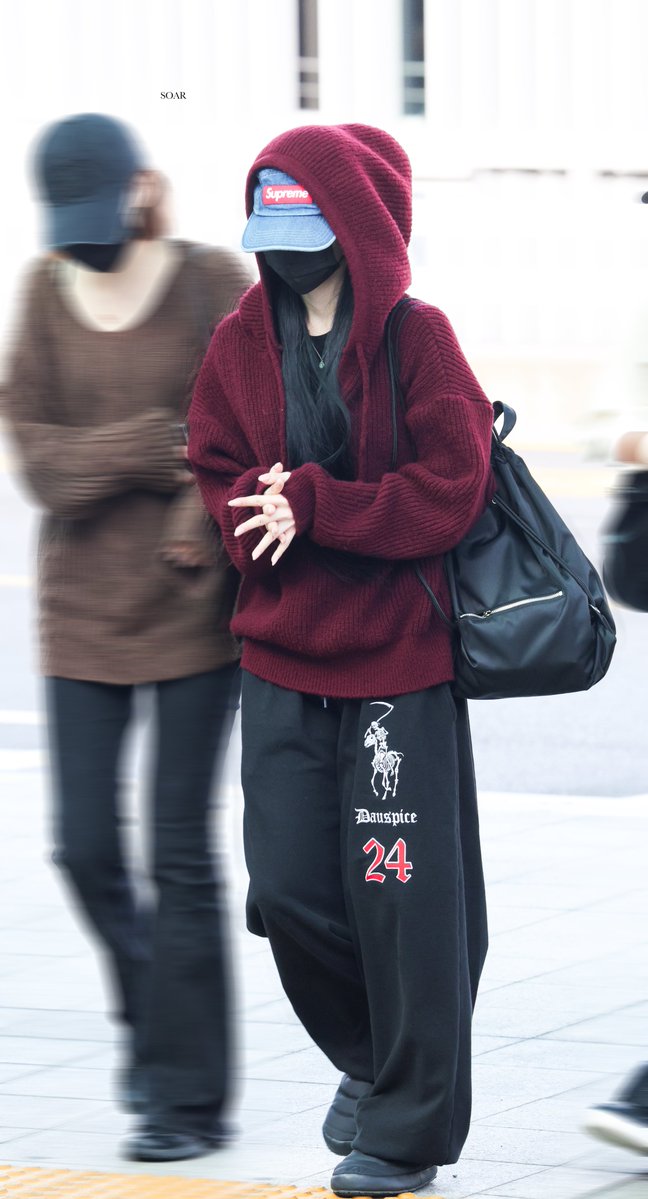 Soar_1203's tweet photo. 261021 ICN

 #JUUN #주은
#Hearts2Hearts #하츠투하츠 https://t.co/EHhXYbBm3W