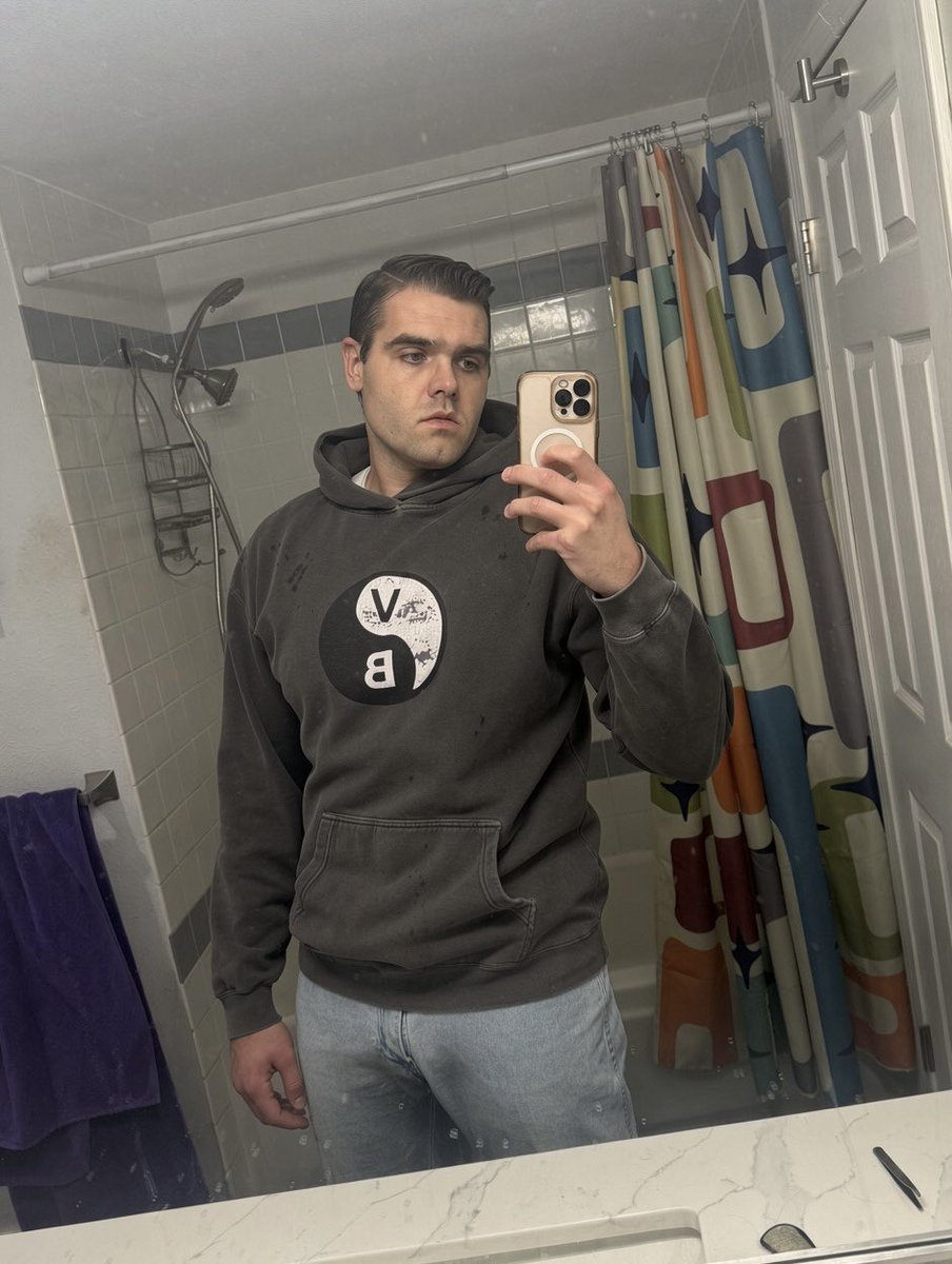 medicalmethhead's tweet photo. Going to go watch a former medical delivery driver get eaten by a whale https://t.co/ApRHxWajB3