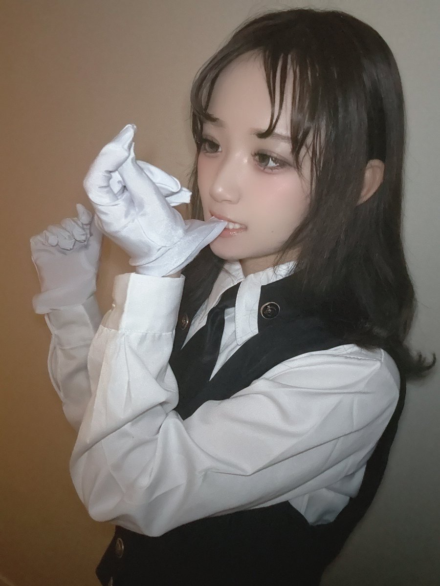 yui_ss0109's tweet photo. おはゆいゆい〜!!
今日のラッキーナンバーは66!

上手く出来なくて変な顔になった(  ･᷄-･᷅ )
#おゆいの日常 https://t.co/CAKufatBnL