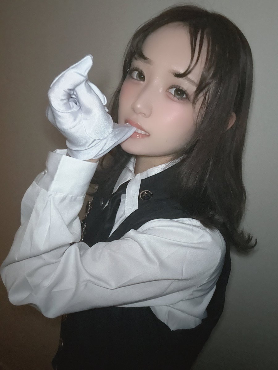 yui_ss0109's tweet photo. おはゆいゆい〜!!
今日のラッキーナンバーは66!

上手く出来なくて変な顔になった(  ･᷄-･᷅ )
#おゆいの日常 https://t.co/CAKufatBnL