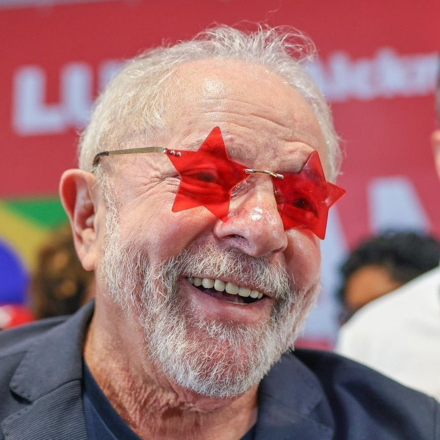 poptime's tweet photo. 🚨 Lula afirma que só irá ao debate da Globo caso Flávio Bolsonaro libere a quebra de sigilos:

"Presidente da República não pode debater com ladrão”. https://t.co/qG5TH7m4In