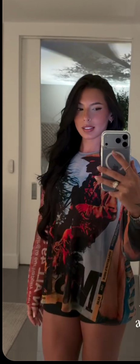 Ac_flavia_'s tweet photo. Pronta pra curti a noite de hoje 😍 https://t.co/l1JryoWDhH