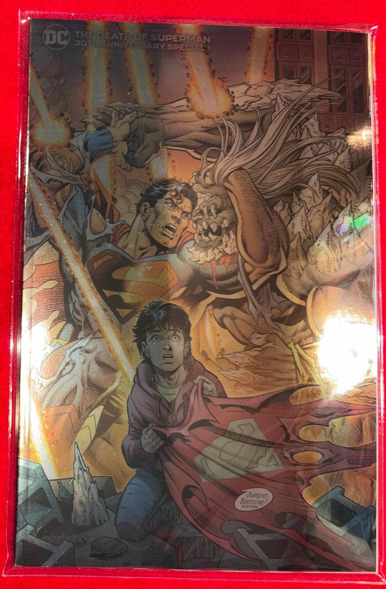 RobMessick's tweet photo. I don't get it @DCOfficial 
30th Anniversary Death of Superman, @thedanjurgens Foil cover
30th Ann Return of #Superman Jurgens Foil
30th anniversary Wedding of @Superman ..  NO  Jurgons Foil cover?
I like Artgerm.. but damn..cold to the actual artist writer of this book! https://t.co/CZbkjIavdW