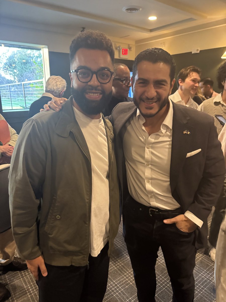AidanSova's tweet photo. We have a unique chance to elect someone who will fight to get money out of politics, put money in your pocket, and secure Medicare for all. Even better that @AbdulElSayed is a Wolverine right here in Ann Arbor! Make a plan to vote and let’s send our Democratic nominee to DC! https://t.co/RW6ejgjcE1