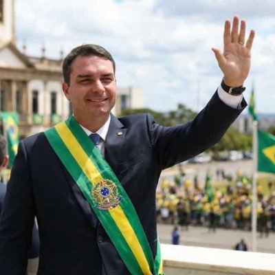 NewtonNycla's tweet photo. #FlavioBolsonaro22 https://t.co/GfJEn3gxoW