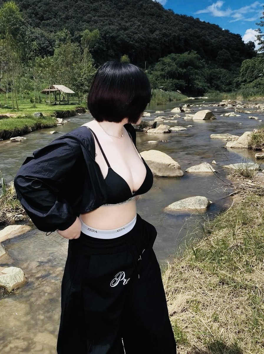 Youxfj's tweet photo. 🖤🤍 https://t.co/wSFvFbxTQz