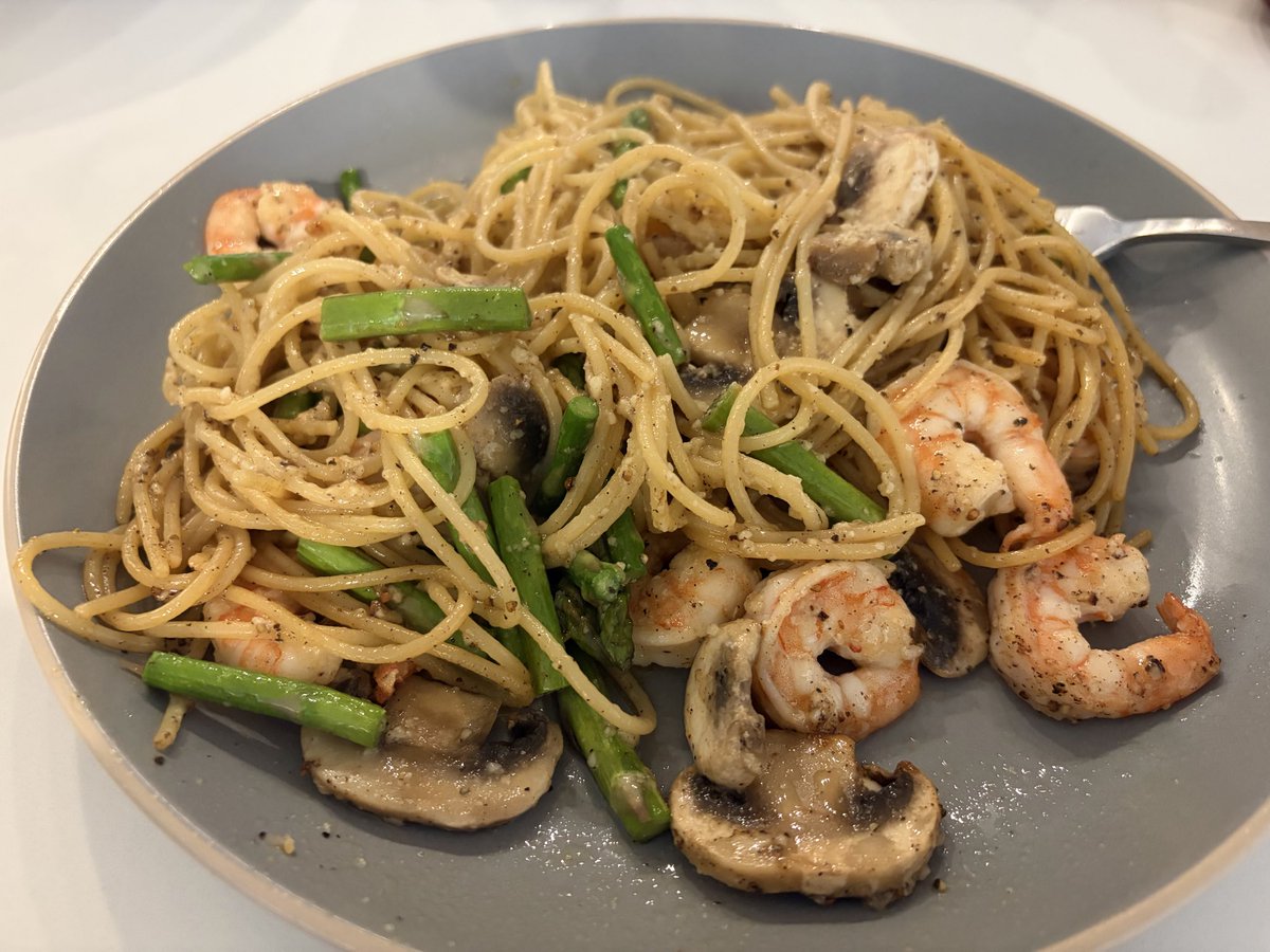 raidpan's tweet photo. 最近パスタ食い過ぎかも
#LuicAsuki https://t.co/bLiynsS9se