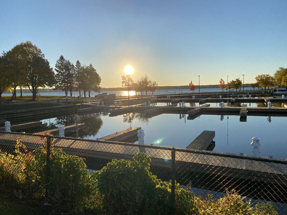 PichaelMarkes's tweet photo. A nice view of the St. Lawrence from this morning

#StLawrenceRiver https://t.co/wlo9NG6pi3