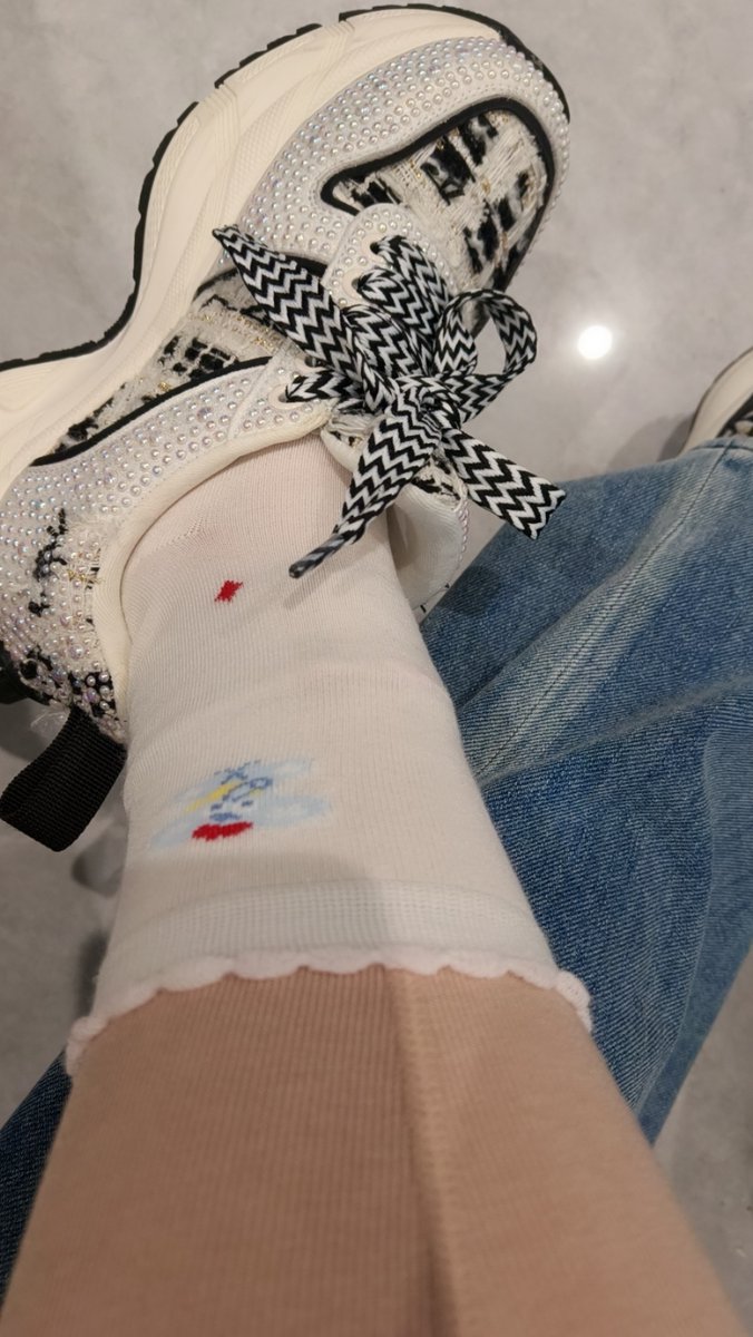 fcczmwb's tweet photo. 哈哈哈哈～突发奇想一个好主意～定制磕头视频:亲爹发一张鸡巴，鞋底，脚（想被磕头的部位）给我，穿着指定的衣服（我有的穿我的，没有的亲爹可以买）戴头套给亲爹磕10个头。一条视频30元，入门20元。50元带走专属定制磕头视频～哈哈哈哈哈哈哈～我真是天才～（主要是太想无脑给亲爹磕头了～呜呜呜～） https://t.co/0CR2EL5WNP