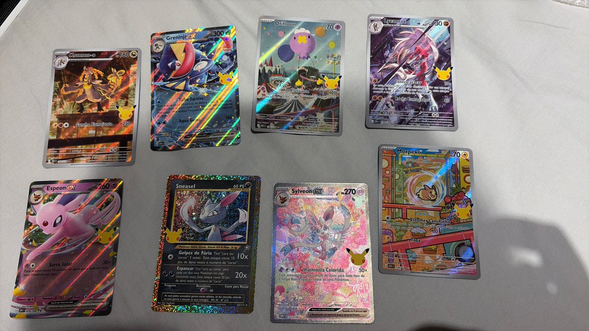 devcelio's tweet photo. @clubeoraculo o fichário de 167 + greninja rendeu muito pqp 
Vc abençoou o kit https://t.co/ESToDTH0rV