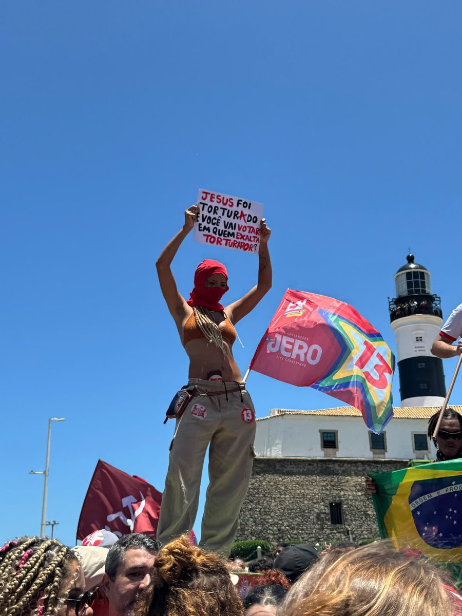 aerishoneyy's tweet photo. ser bissexual nunca foi tão incrível minha nossa https://t.co/U0py6XE4bQ