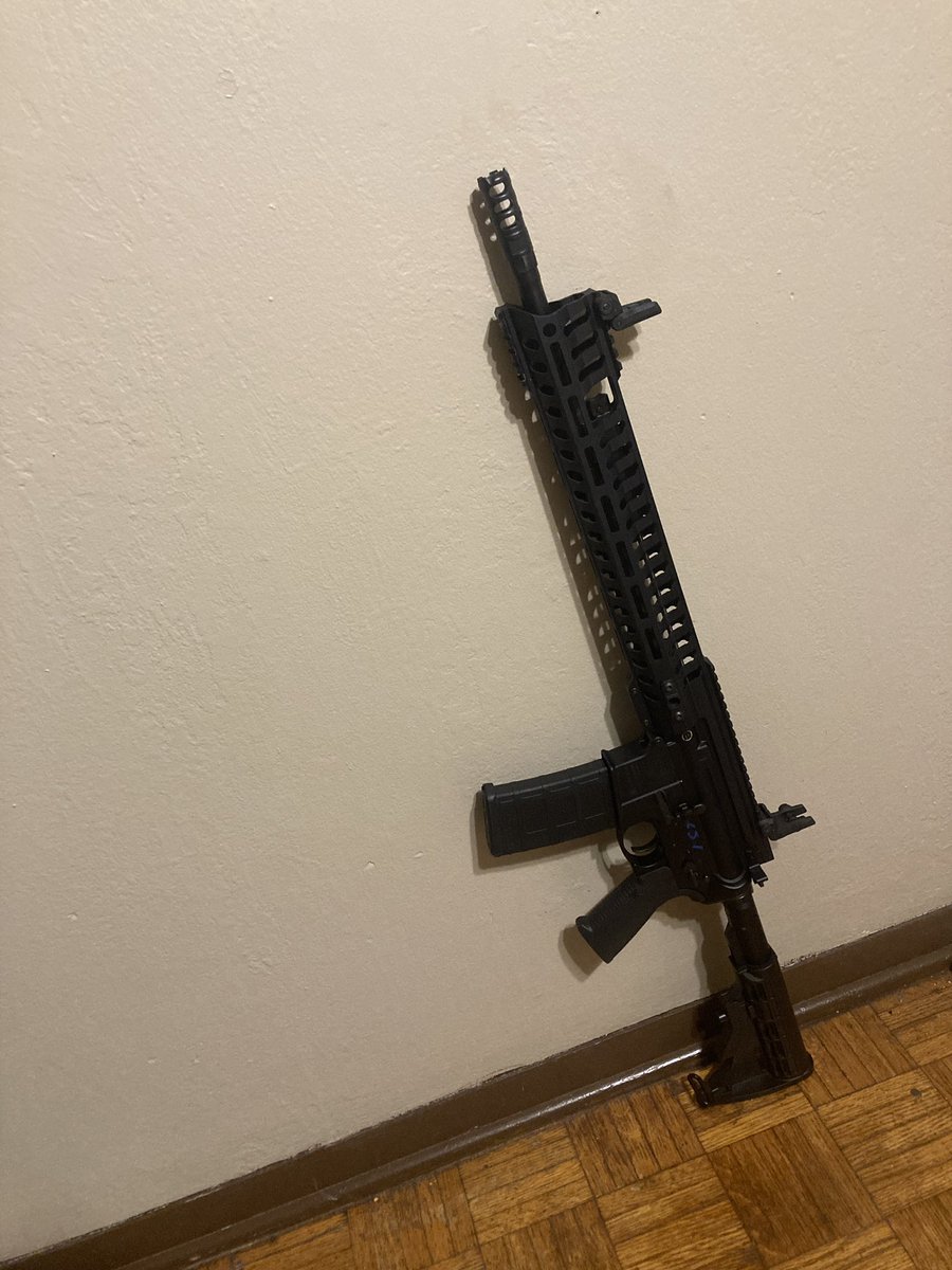 Sentient_AKMS's tweet photo. I love this thing already

The gas regulator looks just like the FAL one!!! 

This will do. https://t.co/XDHMG9PPlj