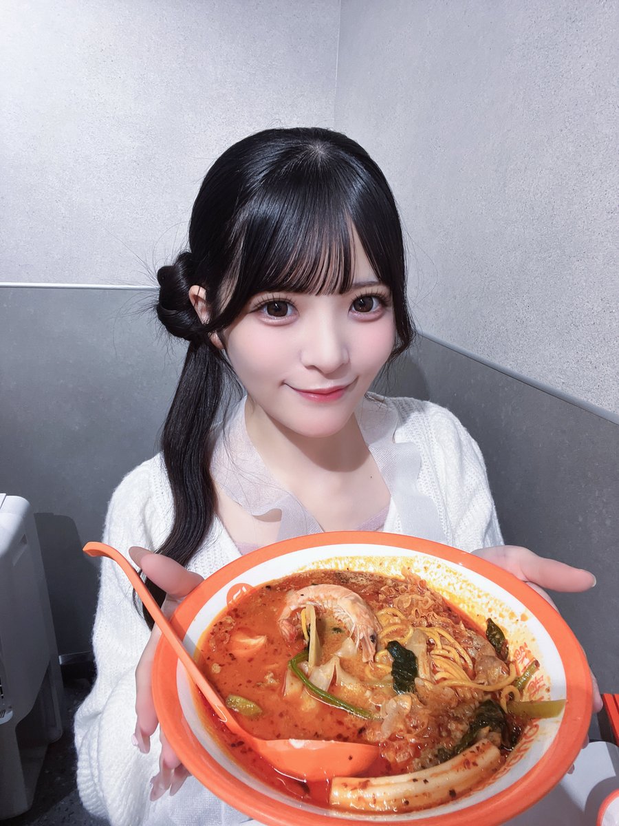 aya___lily's tweet photo. おはよう🔆
きょうあつすぎてびっくり!!(   ߹ㅁ߹)
朝起きて準備したあとちょっと仮眠しようとおもったら家出る時間で大焦りした🙀
ライブの前にレッスンがんばってくるよ🪄︎︎

夜は新宿でまってるね👶🏻♡ https://t.co/eH852zOi9I