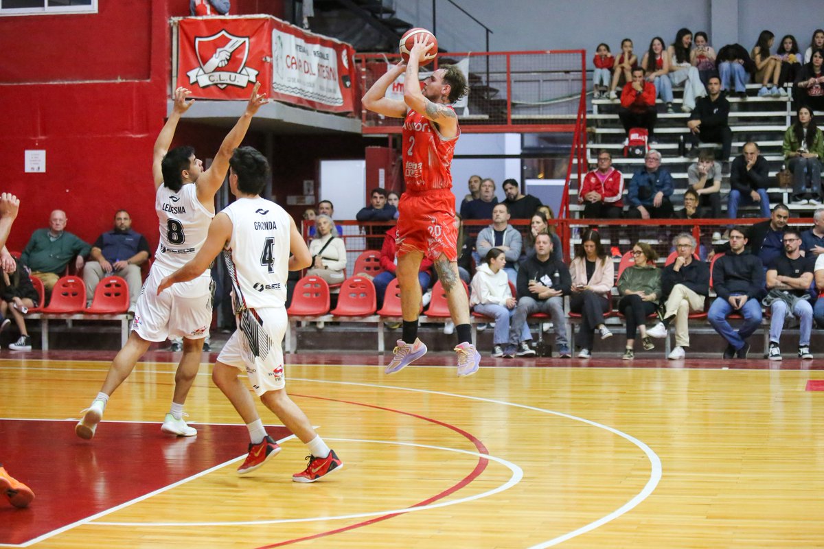 LigaARGbasquet's tweet photo. 🏁 ¡Final! @launiondecolon 79-64 @PergaminoB.
MVP: Lucio Longoni, 12 puntos y 24 de valoración.
Clave: tercer cuarto de 21-12.

#LigaArgentina #LAB #BásquetArgentino https://t.co/53j1Yoitiv