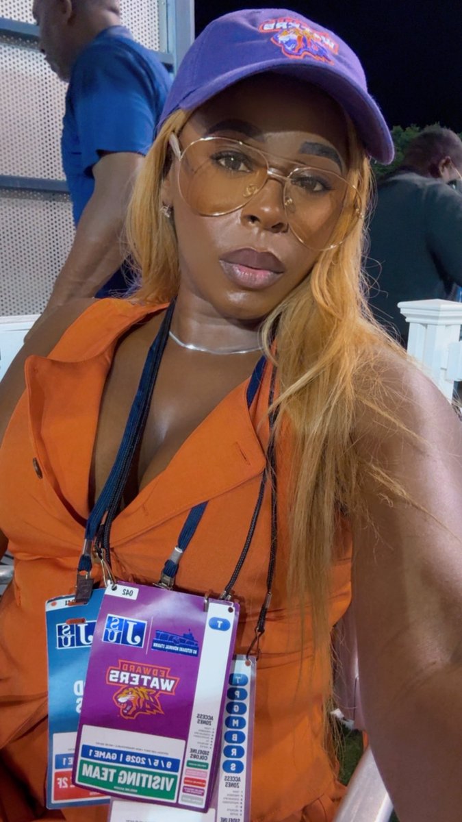 DolasPlaybook's tweet photo. This lady by the name of Betty M. Sullivan who is a graduate of an HBCU in Mississippi was in the comments on @IWeaveSteve show &amp; called me a dumb blonde. 

Guess I will be a lil dum dum that looks good in blonde 😂😂😏 https://t.co/vAYBeULGMG