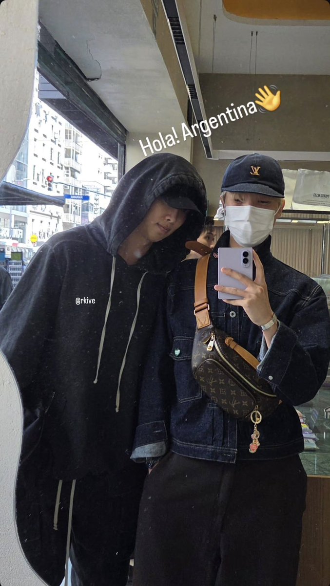 uRMyseason's tweet photo. Hola! Argentina👋🏻

귀요운 우리 구사즈, 같이 시간 보냈구나 🐨🐿️💕 https://t.co/NLA7t38Muk