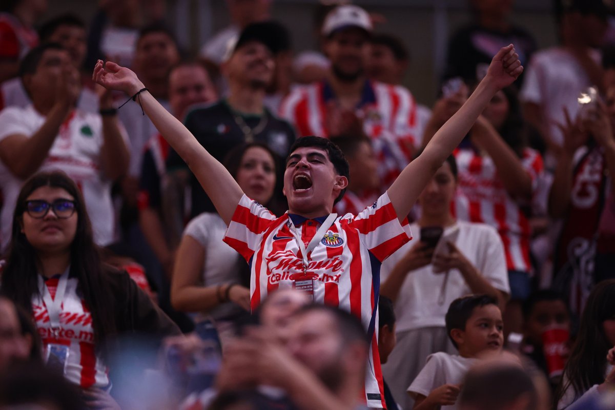 Chivas's tweet photo. 🔥 ¡YO AL SABER QUE YA EMPEZÓ LA HORA FELIZ EN EL @ESTADIOAKRON! 🏟️

🍺 ¡CHEVE DOBLE EN $100! 🥵 ¡A DISFRUTAR FULL EL PARTIDO DE MIS @CHIVASFEMENIL! ❤️‍🔥 https://t.co/obnZMoAA75