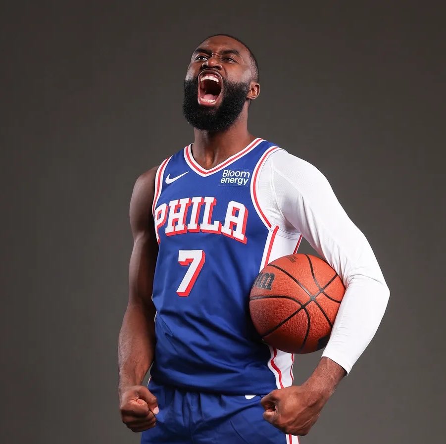 TheHoopCentral's tweet photo. Jaylen Brown tonight:

19 Points
8 Rebounds 
6 Assists 
7/14 FGM
2/4 3PM
35 Minutes https://t.co/FYpukm7mTQ