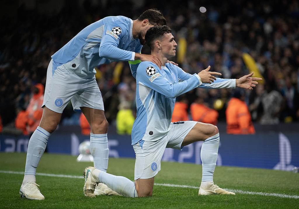 CGTNSportsScene's tweet photo. 📈👽 10 months without a league goal, two flat seasons, #WorldCup snub and all of a sudden, #PhilFoden is back!

📍#ManCity 5-1 #AEKAthens
📊Foden’s MVP night:
- 3 goals
- 1 assist
- Just the 3rd Englishman ever to score a #UCL hat-trick and register an assist in the same game. https://t.co/JjXiqHL8re